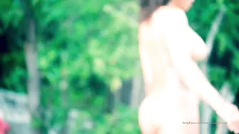 stacyluxxxofficial bitch shows small tits