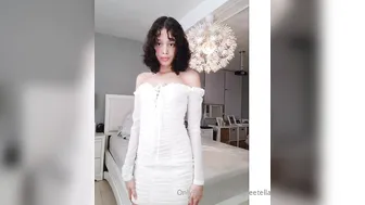 prettypinkell4 exquisite  cam girl  fucks herself in the vagina