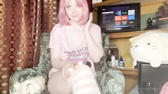 ladyluvlivy sexy lady fucks shaved holes