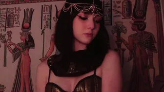 emiigotchi busty chick jerks off her phallus