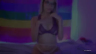 noobs_and_boobs  busty bitch caresses nipples