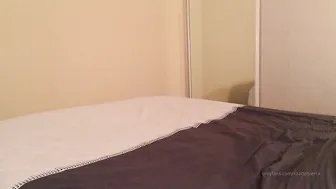 lizadelsierra onlyfans sexy blonde pulls pussy hand