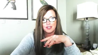 mzblue4you A young queen fucks both holes