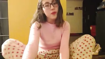 tightcherrybunny Cute chick sucks cock and gets her pussy fucked