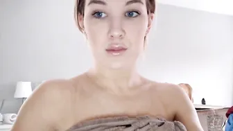 uk_amberjade Naughty prostitute caresses beautiful tits