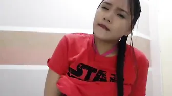 amirahearts Gorgeous girl caresses big tits