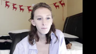 songbirdbabe Sponge courtesan in the office spoils himself with pleasures