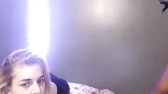 littlekushkitty Hot chick caresses vaginal opening