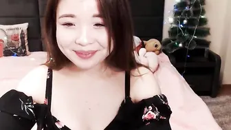 amayalei pounding her pussy with a big dildo