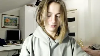 princessmaya Sexy lady shows boobs