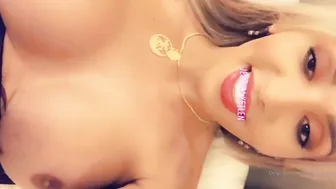 Jessyca onlyfans grade skin rubs tits