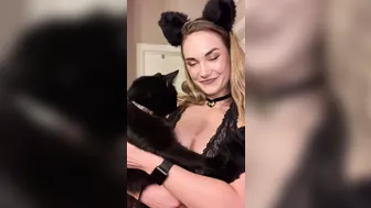 Siri onlyfans gorgeous model strips and pulls pussy