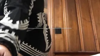 erikaxstacy onlyfans busty slut caresses both slits