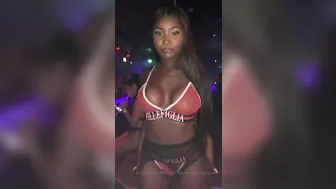 FOSHPOSH onlyfans chubby mare in honor of the holiday shows its bust