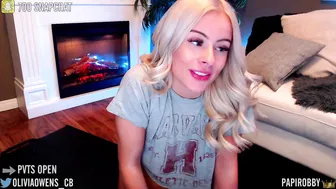 oliviaowens amazing slut is hot fucking her holes