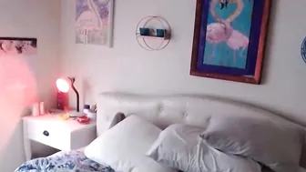 no1vegastrio seductive babe shows boobs