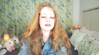 x__rose__x cute slut fucks himself in the ass