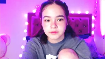 imangel charming pregnant