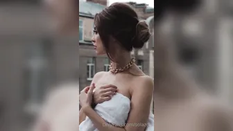 solazola bbw fondles her cunt and nipples