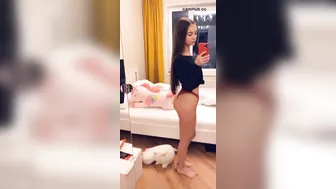 solazola blissful ladies lick shaved cunt
