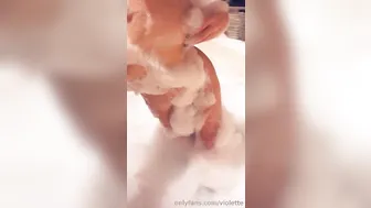 Princess Violette charming babe poses nude in front of the webcam