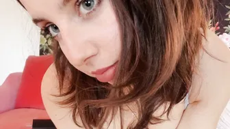 Princess Violette hot babe fucks cunt