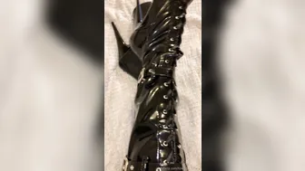 Tiffany Towers exquisite woman masturbating pussy sex toy