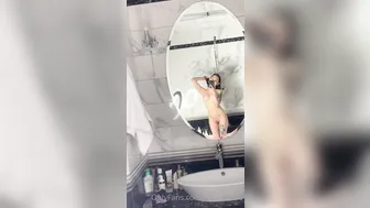 Melissa Anal Queen (melissakisska) OnlyFans  likes to mess with toys