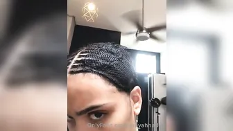 aaliyahhadid babe undressed and started jerking off