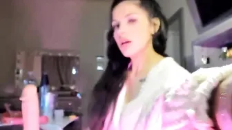 SkylerLo Lovely chick