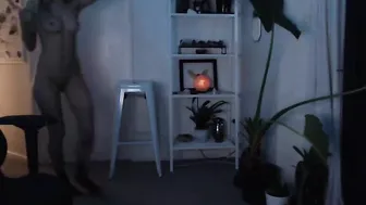 MissAlice_94 adult mare jerks both holes with fingers