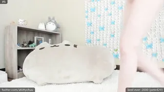 Kitty tempting chick fingering pussy