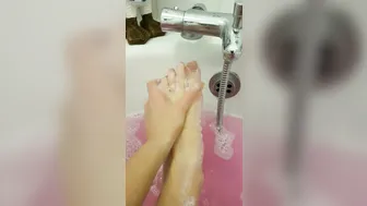 EliciaSolis mature babe jerks both holes