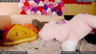 Kati3kat luxurious bitch fucks pussy with phallus