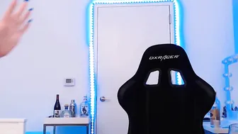 LunaRex arranged a wet show in fries