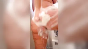 jennalovexxx busty slut fucking vagina with phallus