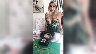 danniiharwoodfree Exciting striptease