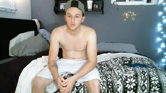 piercedandpretty Sexy chick gets cum on face