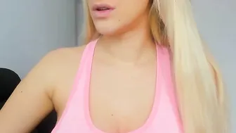 amandateasing Teen bitch fucks pussy with phallus