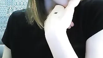 bellanessa Juicy bitch caresses the clitoris
