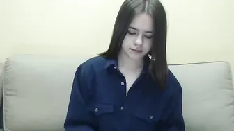 loorkee Plump little devil gently massages pussy