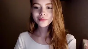 jessie98631 fucks her holes