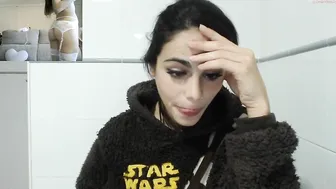 black_angus spectacular slut strokes her clit