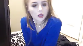 harleyjayy Cute chick shows off gorgeous body