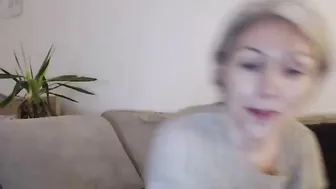 jasmin18v Cute chick jerks both holes
