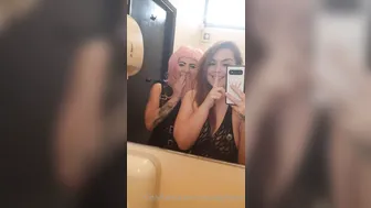 xmandyfoxxx  cute little woman pulling nipples