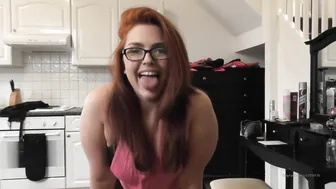 xmandyfoxxx  likes to hammer in all holes