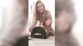 xmandyfoxxx  Black haired confused