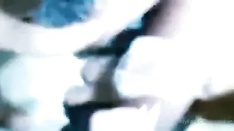 marukarv cute girl pulls sex lips