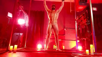 nickeyhuntsman  obnoxious retired with vibrator